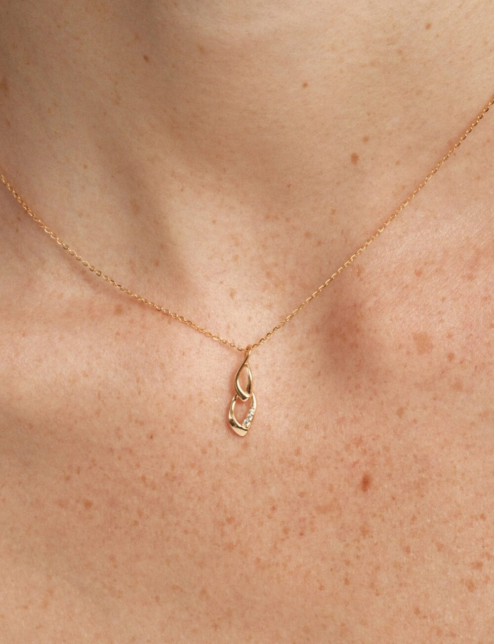 madrid gold necklace